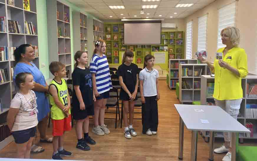 В Пугачёвской районной межпоселенческой библиотеке День защиты детей отмечен множеством ярких и познавательных мероприятий, направленных на создание праздничной атмосферы..