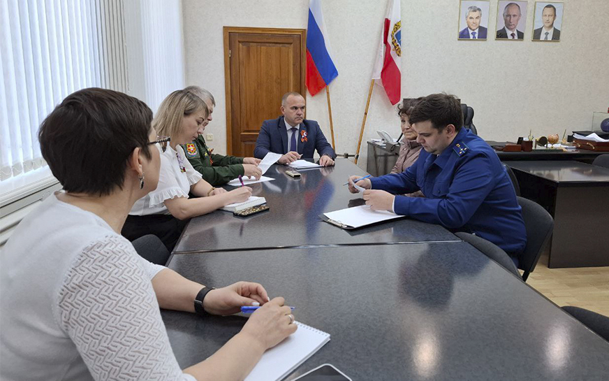 Сегодня по поручению губернатора Романа Бусаргина провел личный прием участников СВО и членов их семей.