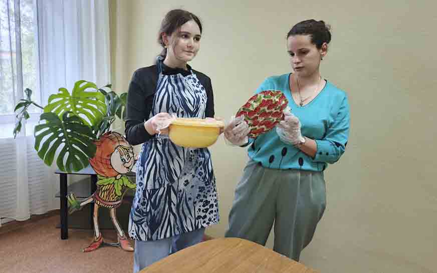 Творчество из вторсырья: Юные экологи Пугачева удивляют.