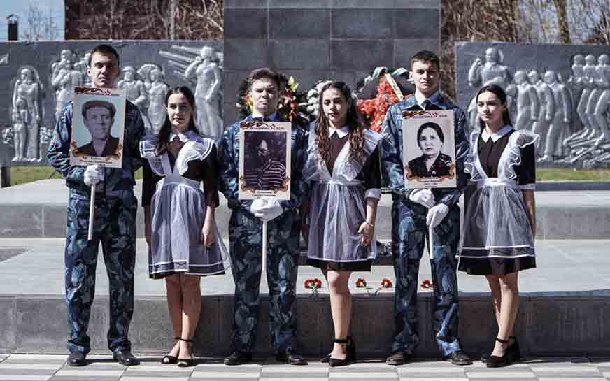 Поздравляем танцевальный коллектив школы №5 г. Пугачёва с заслуженной наградой!.