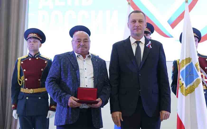Роман Бусаргин вручил государственные награды.