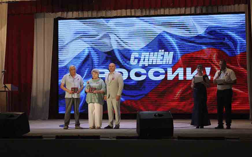 Принял участие в торжественном мероприятии «Здесь Родины моей начало», которое прошло в культурно-досуговом центре г. Пугачёва..