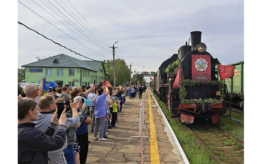 Дорогие пугачевцы!  Приглашаем вас посетить уникальный ретро-поезд «Воинский эшелон», который прибудет 20 апреля в 10.30 на ст. Пугачевск..