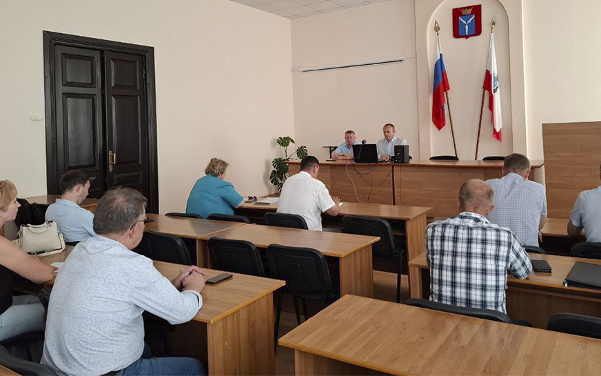 Присутствую на ВКС под председательством заместителя председателя Правительства Саратовской области А.М.Стрелюхина..