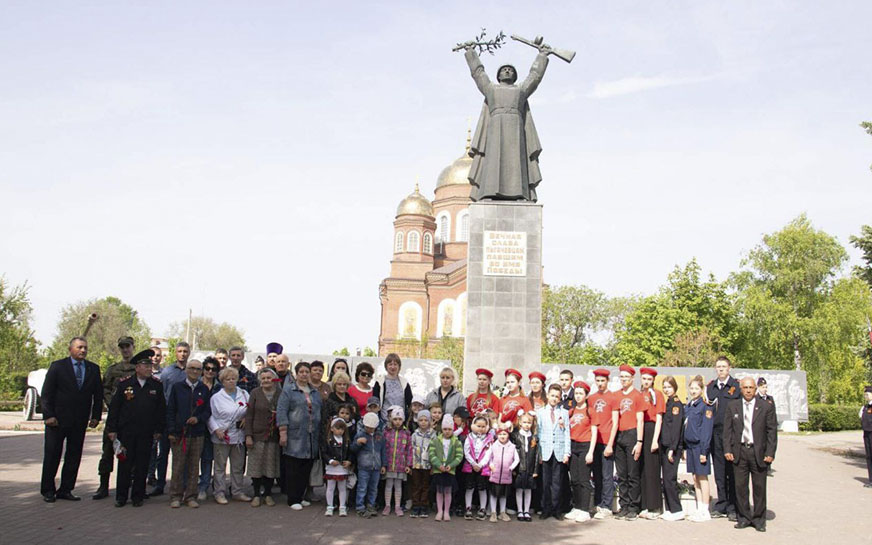 Твой подвиг бессмертен солдат!.