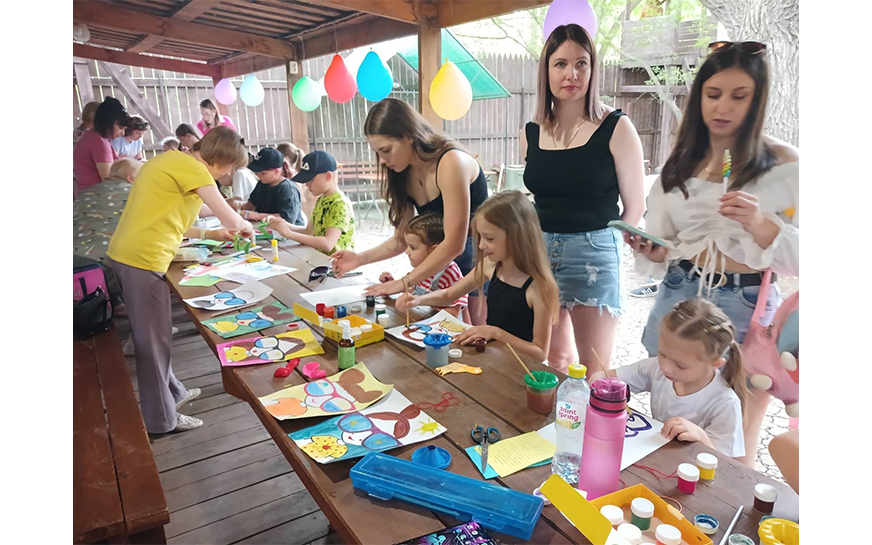 В день защиты детей, 1 июня, в городском парке культуры и отдыха им В.А.Важина педагоги Центра развития творчества детей и юношества провели мероприятие «Лето без интернета»..