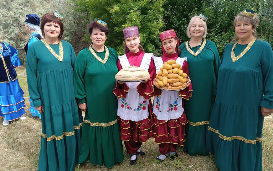 1 июня в Саратове прошёл областной национальный праздник Сабантуй, в котором приняли участие члены клубных формирований клуба «Северный»..