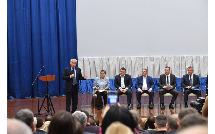 Сегодня состоялась встреча с депутатами регионального и муниципального уровней из всех районов области..