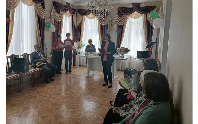 Торжественное мероприятие «Семья –символ жизни», приуроченное к Международному дню семьи, состоялось в городском отделе ЗАГСа.. Торжественное мероприятие «Семья –символ жизни», приуроченное к Международному дню семьи, состоялось в городском отделе ЗАГСа..