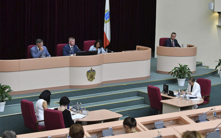 Депутаты областной Думы поддержали несколько важных инициатив регионального правительства. Депутаты областной Думы поддержали несколько важных инициатив регионального правительства.