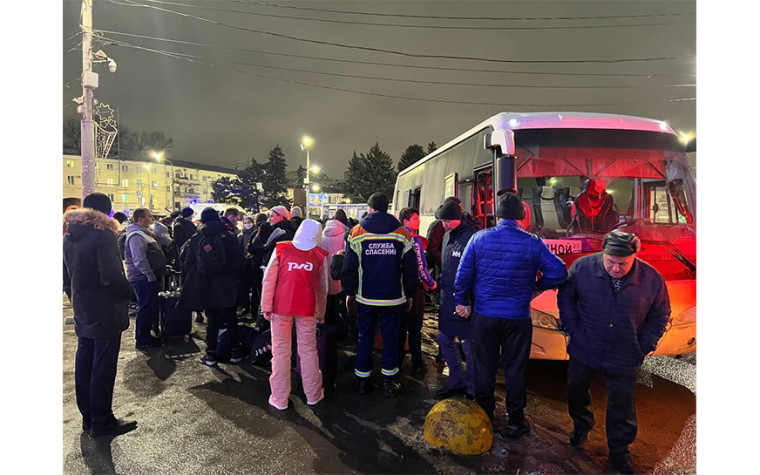 Губернатор Роман Бусаргни сообщил хорошие новости. Большую часть детей из ЛНР, которые лечились в Саратовской инфекционной больнице, выписали.. Губернатор Роман Бусаргни сообщил хорошие новости. Большую часть детей из ЛНР, которые лечились в Саратовской инфекционной больнице, выписали..