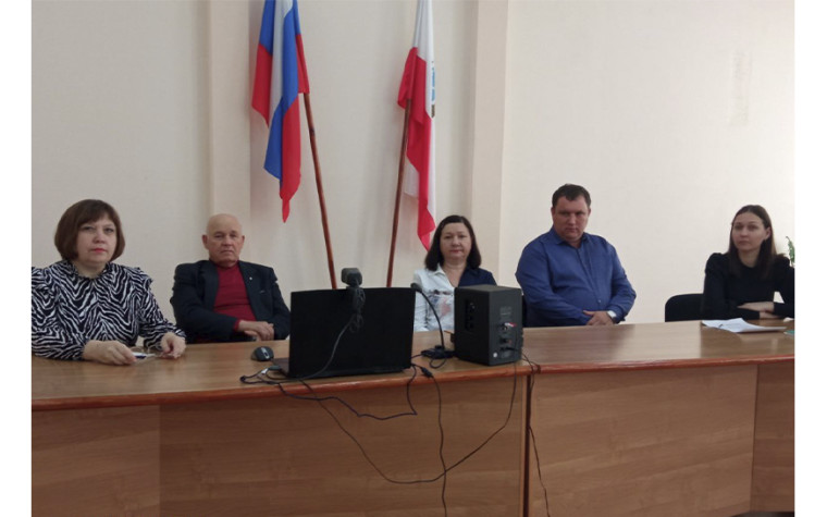 В администрации Пугачевского муниципального района в режиме ВКС состоялось заседание областной трёхсторонней комиссии. В администрации Пугачевского муниципального района в режиме ВКС состоялось заседание областной трёхсторонней комиссии.
