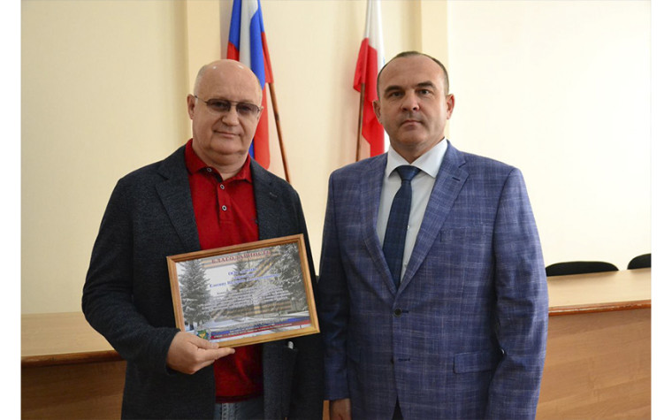 Сегодня глава Пугачевского муниципального района Алексей Янин провел постоянно действующее совещание, на котором были рассмотрены следующие вопросы:. Сегодня глава Пугачевского муниципального района Алексей Янин провел постоянно действующее совещание, на котором были рассмотрены следующие вопросы:.