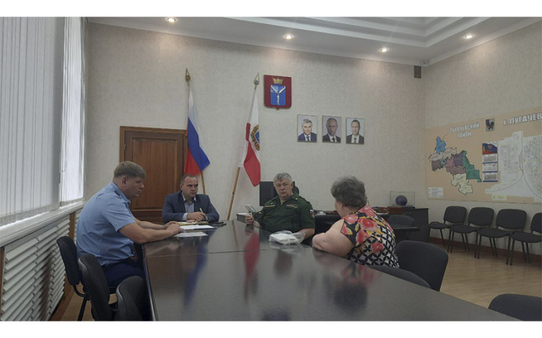 Сегодня глава Пугачевского муниципального района Алексей Янин провел личный прием участников СВО и членов их семей.. Сегодня глава Пугачевского муниципального района Алексей Янин провел личный прием участников СВО и членов их семей..
