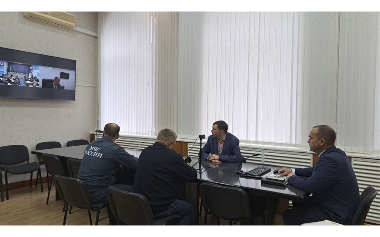 Глава Пугачевского муниципального района Алексей Янин принял участие в заседании комиссии по предупреждению и ликвидации чрезвычайных ситуаций и обеспечению пожарной безопасности Саратовской области в режиме ВКС.. Глава Пугачевского муниципального района Алексей Янин принял участие в заседании комиссии по предупреждению и ликвидации чрезвычайных ситуаций и обеспечению пожарной безопасности Саратовской области в режиме ВКС..
