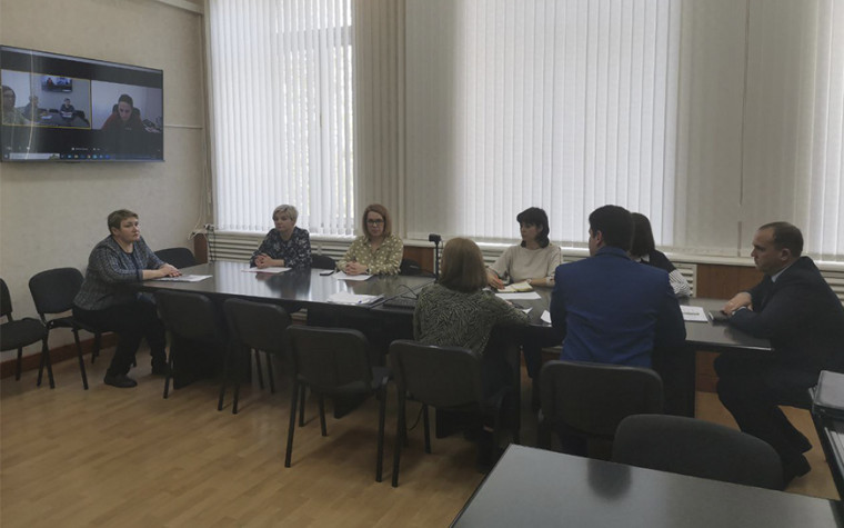 "Инспектор ГИТ в Саратовской области приняла участие в заседании рабочей группы по легализации неформальной занятости.". "Инспектор ГИТ в Саратовской области приняла участие в заседании рабочей группы по легализации неформальной занятости.".